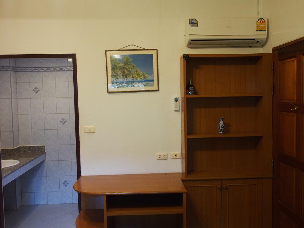 Waree'S Guesthouse Kata Beach  Buitenkant foto