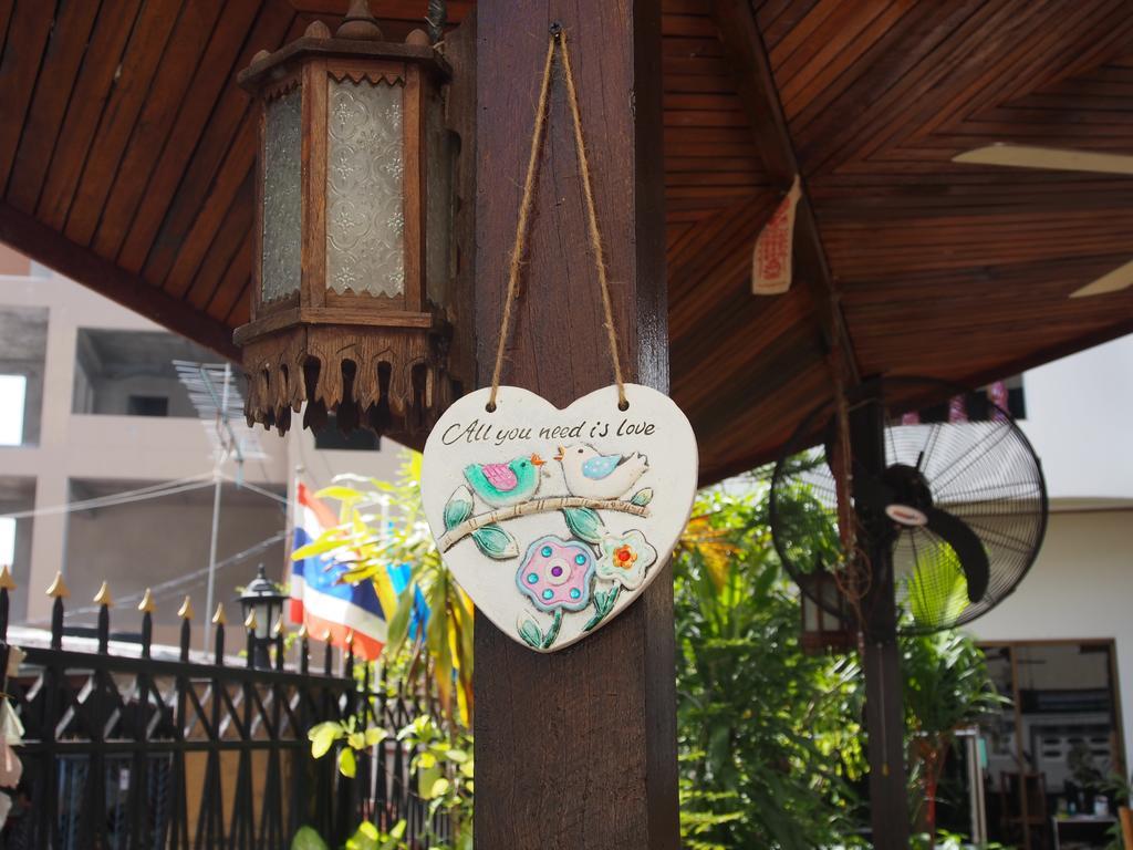 Waree'S Guesthouse Kata Beach  Buitenkant foto