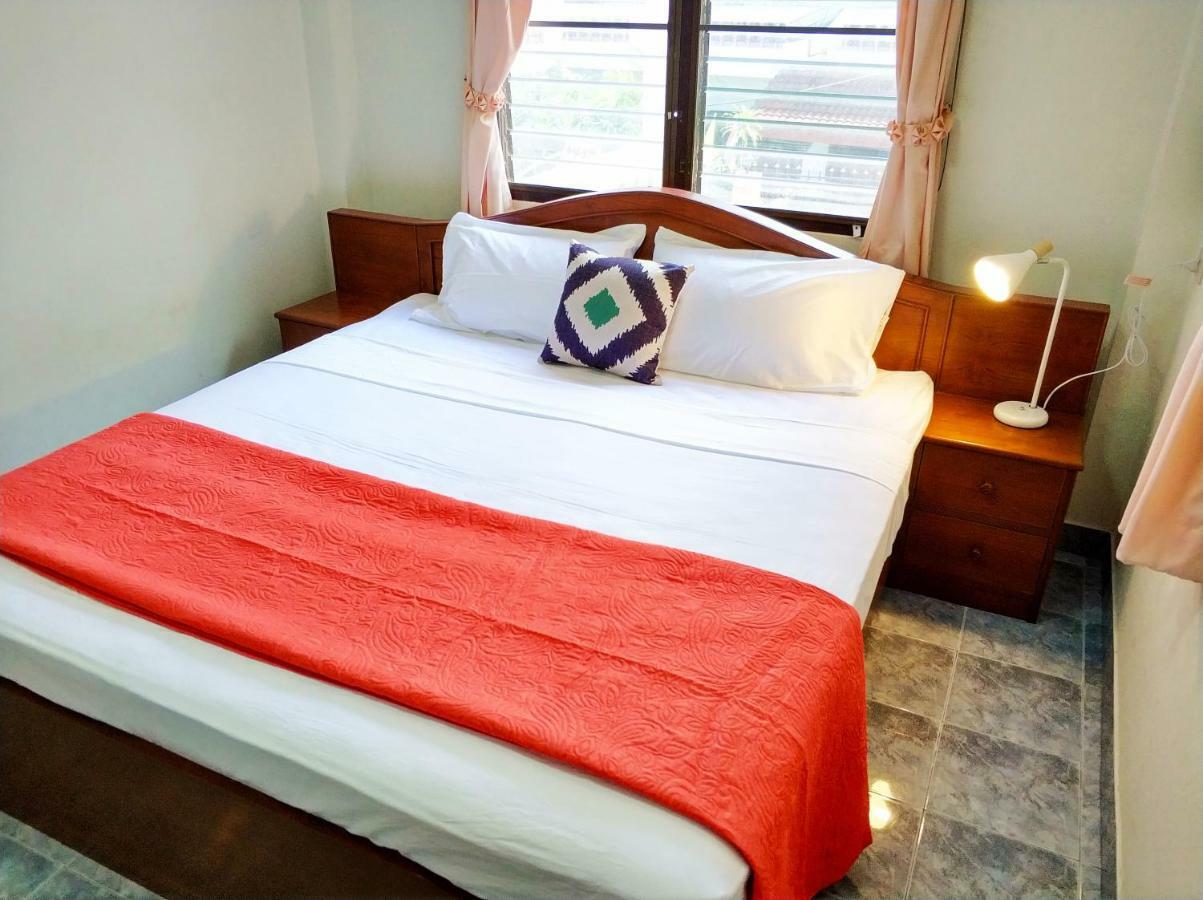 Waree'S Guesthouse Kata Beach  Buitenkant foto