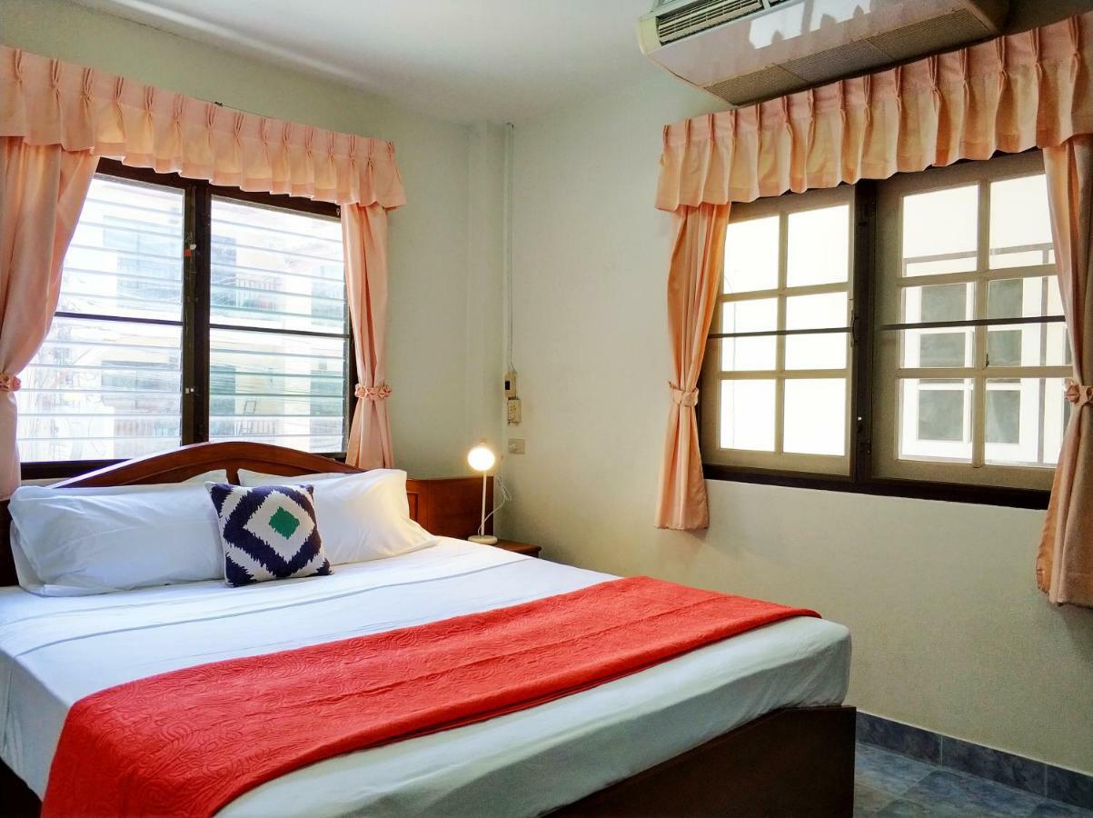 Waree'S Guesthouse Kata Beach  Buitenkant foto